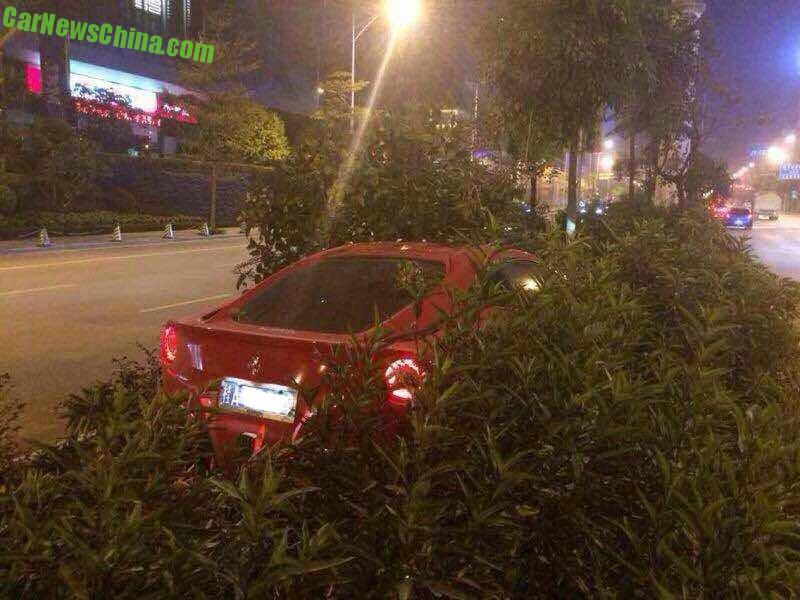 ferrari-f12-crash-china-1-tree-1