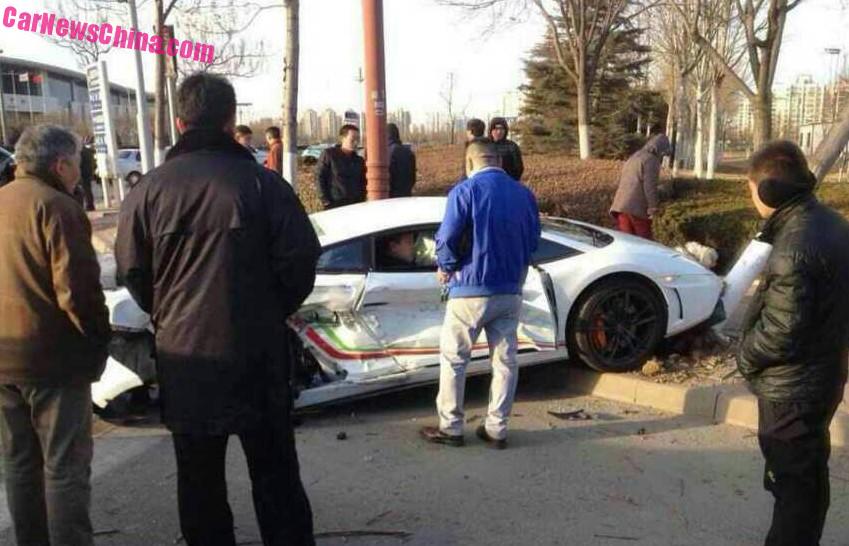 lamborghini-gallardo-crash-china-tro-1