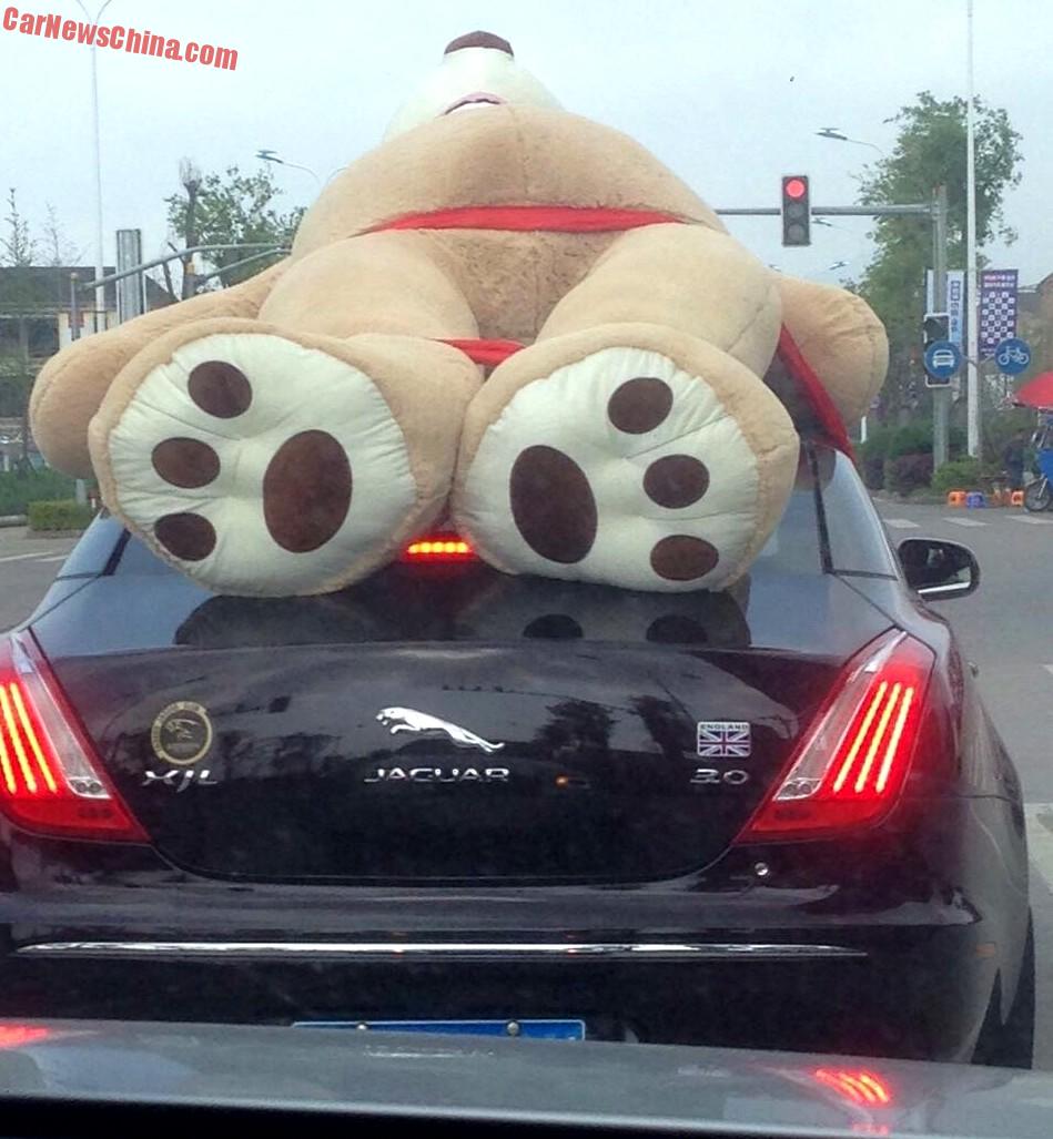 jaguar-xjl-bear-china-1