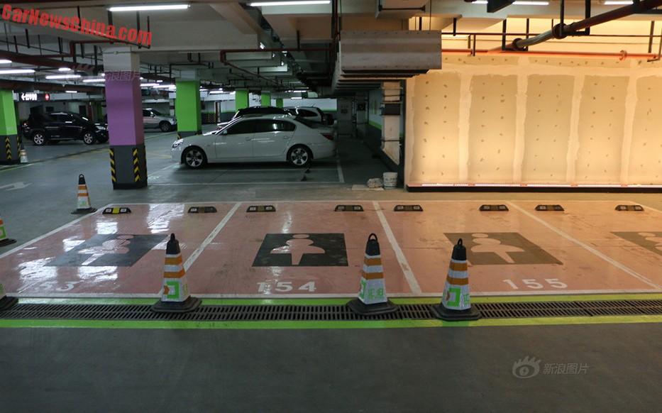 women-parking-china-1