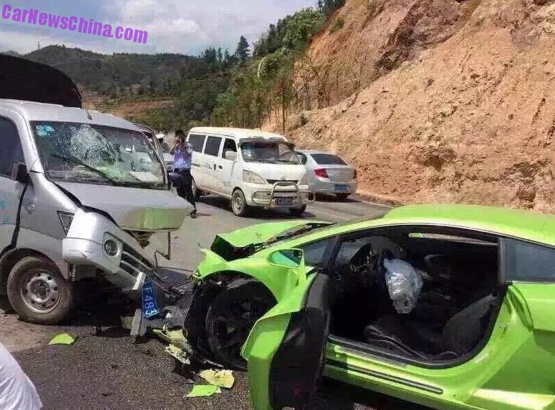 lambo-crash-china-galvan-1