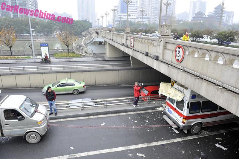 ambulance-china-bridge-1