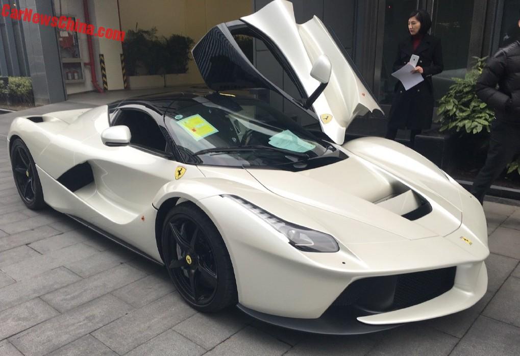 ferrari-laferrari-white-china-1