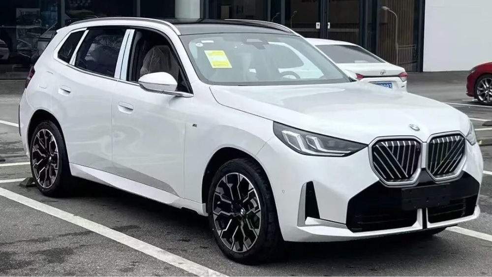 China-made BMW X3 with a wheelbase the size of X5 reached dealers