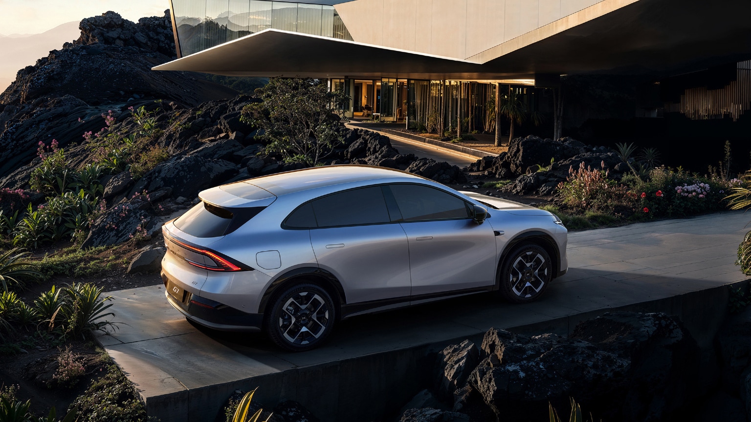 Xpeng G7 electric SUV offers up to 702 km of range in China