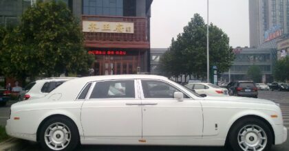 rolls-royce-phantom-white-china